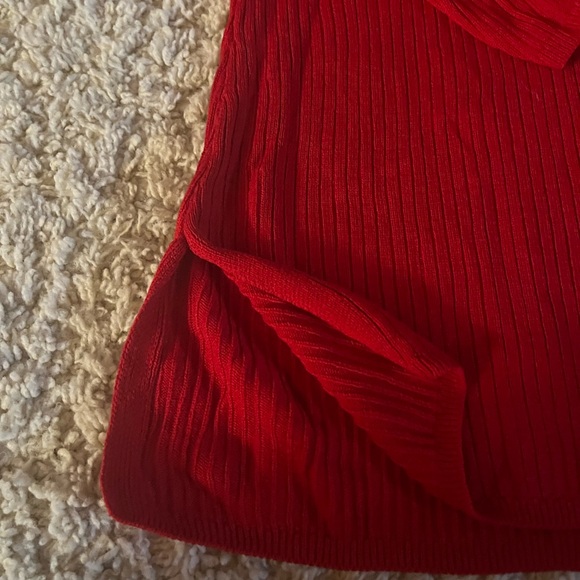 Guess Scarlet Long Sleeve V-Neck Top - Picture 3 of 6